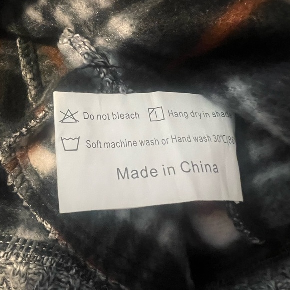 Macy’s Men’s medium zip up sweater - Picture 4 of 4